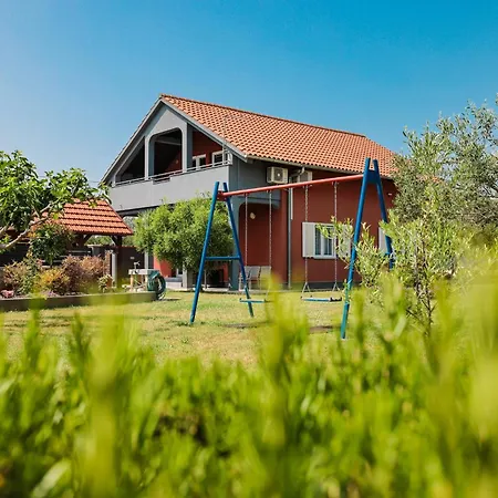 Chervil Zadarvillas *