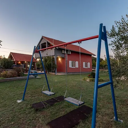 Chervil Zadarvillas *