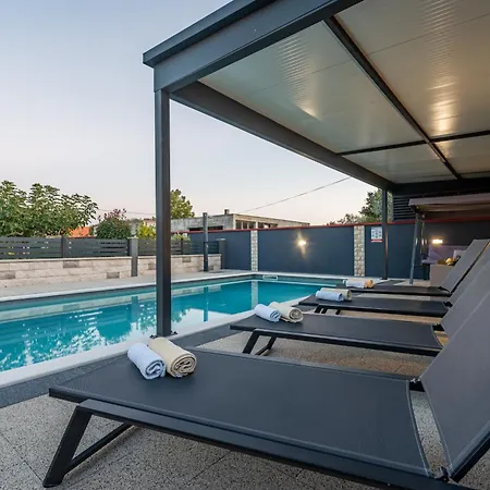 Chervil Zadarvillas Vila *