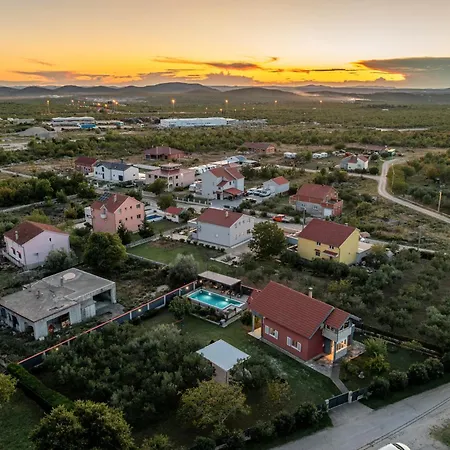 Vila Chervil Zadarvillas *